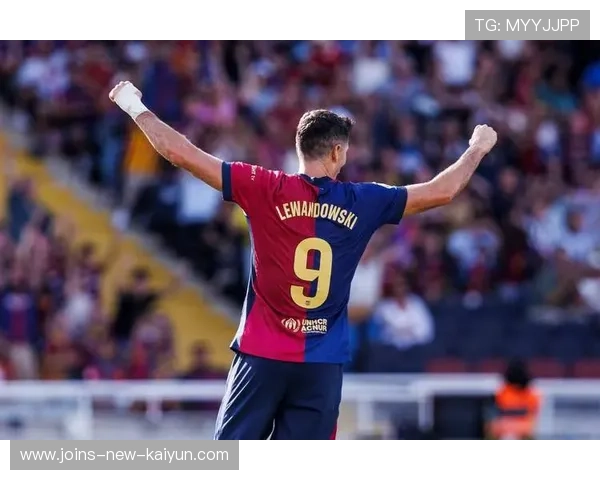 巴萨核心续约中，巴萨核心续约中锋是谁